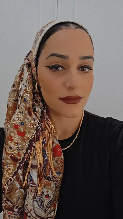 מטפחת לונג דגן נוב רקע שמנת