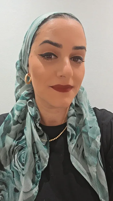 מטפחת מרובעת פרחים צבע ירוק