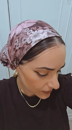 מטפחת מרובעת דגם מיכל סגול