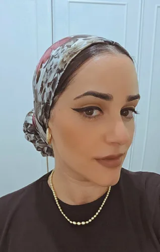 מטפחת מרובעת משי דגם מיכל אפור