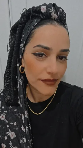 מטפחת משולבת פרחים