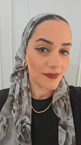 מטפחת מרובעת פרחים צבע אפור