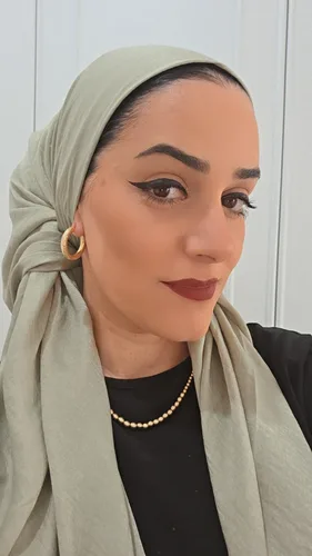 מטפחת מרובעת משי ירוק בהיר