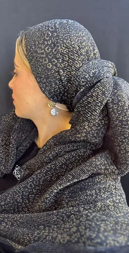 מטפחת לונג תלתלים רקע שחור