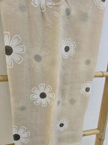 מטפחת לונג שבת פרחים שמנת