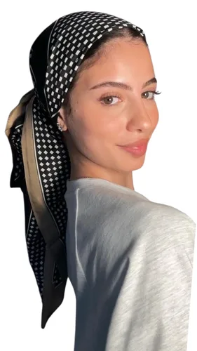 מטפחת מרובעת גדולה 1.10 מעוינים עם פס ניוד בסיומת