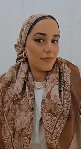 מטפחת מרובעת דגם איזבל בצבע חום מידה 1.10 על1.10