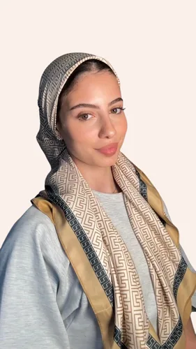 מטפחת מרובעת גדולב 1.10 על 1.10 ניוד פס שחור