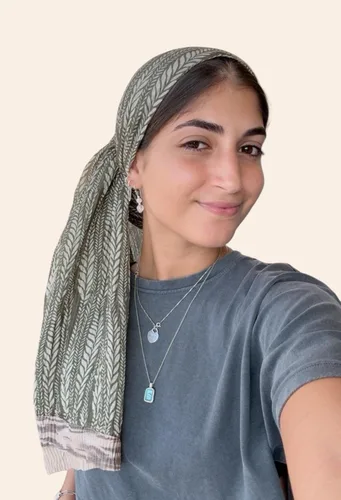 מטפחת לונג דגם "ערבה" צבע ירוק קרם