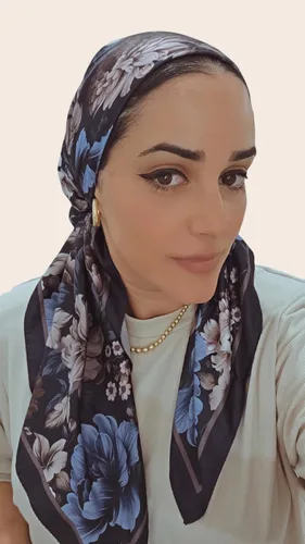 מטפחת מ רובעת משי דגם "מיכל" כחול