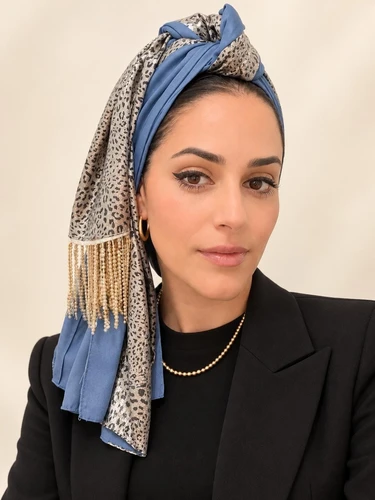 מטפחת משולבת מנומר מבריק סיומת פרנזים יוקרתית בצבע כחול
